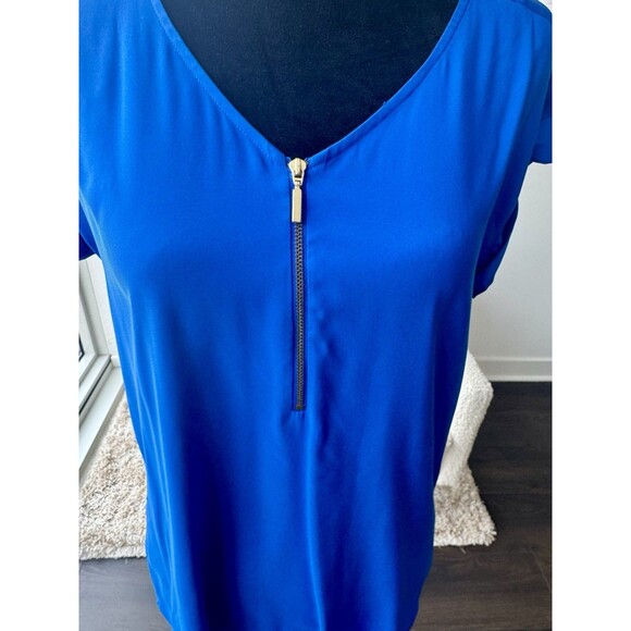 Express Bright Blue Satin Zipper V-Neck Short Sleeve Blouse Size Medium - Picture 2 of 6